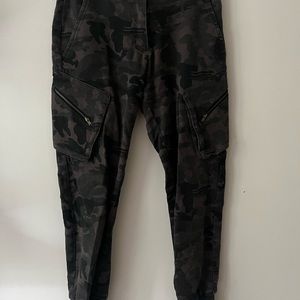 James Jeans Boyfriend Cargo Deep Army Camo